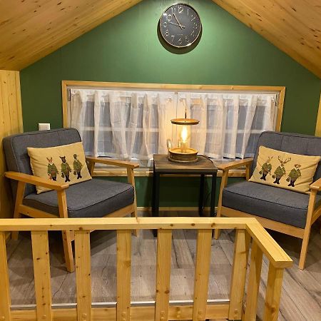 האם Tiny House Ahse Im Pier9 Tiny House Hotel מראה חיצוני תמונה